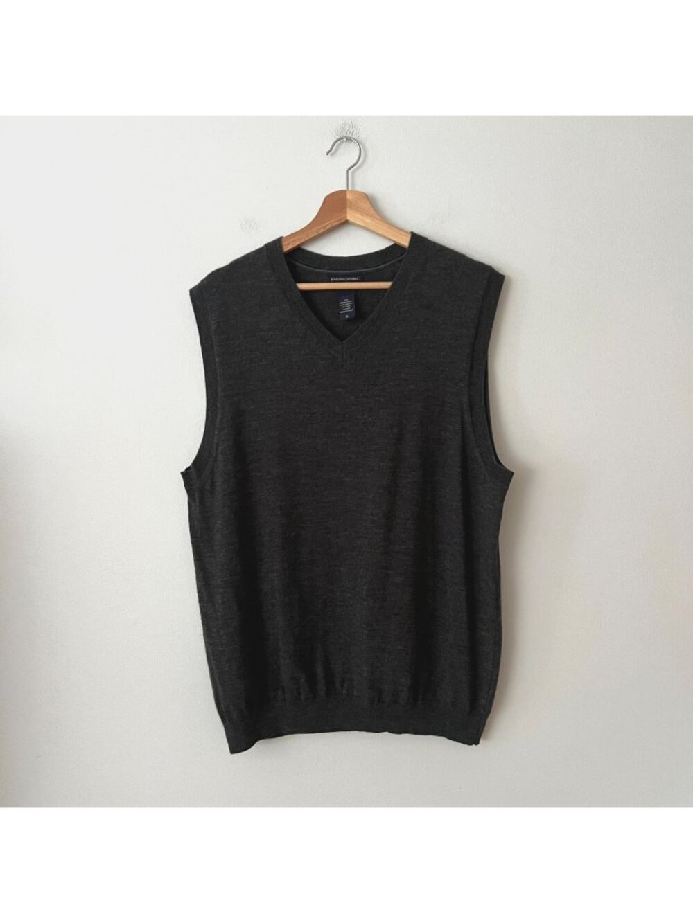 Banana Republic Merino Wool Sweater Vest Charcoal Gray Men's Size Medium